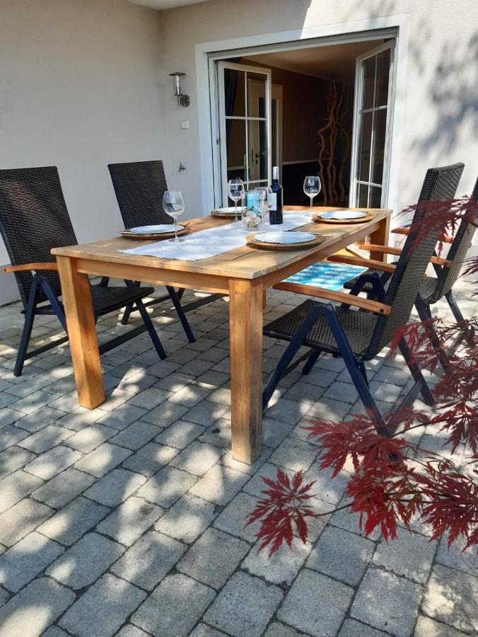 Stilvolles Apartment "Romantic" Neukirchen vorm Wald Luaran gambar