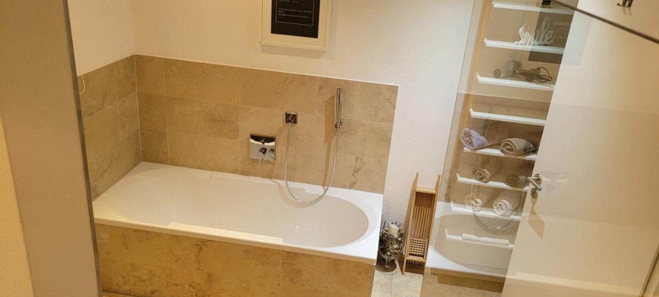 Stilvolles Apartment "Romantic" Neukirchen vorm Wald Luaran gambar